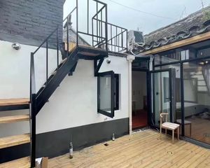 西城 什刹海 雷锋 精装修平房 厨卫马桶 天窗地暖 复式二层
