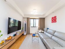 精装修,拎包入住,电梯中层,采光刺眼,单价极低,公摊面积小