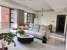 龙湖三千城 套三 带入户门厅 才装修几年保养好