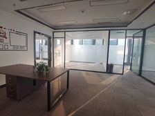 UCC写字楼出售 188平租金12000 精装好的 可直接用