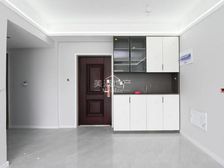 宝龙商圈!装修毛坯各一套!南北通3房!诚心出售价位好谈