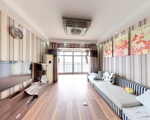 产权清晰 空置精装三房,地铁口6号线长庆站