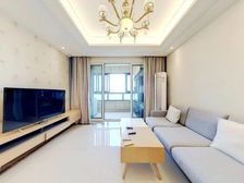 房东是我朋友!前天一起酒喝多了,告诉我便宜100万出售!