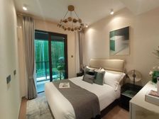 捡漏房来啦!低于市场价,豪装,小区中间 位置,中间楼层!