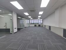 五山附近 有装修 员工食堂 运动场 停车位充足 园林里办公