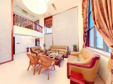 别墅小区 双拼使用大 南入户花园 安静位置