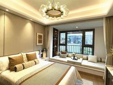 保利融信245万 4室2厅2卫 精装修,阔绰客厅,超大阳台,