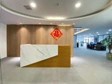 急租!电梯口!大前台!裕华万达260平带隔断好招人 鑫科联创