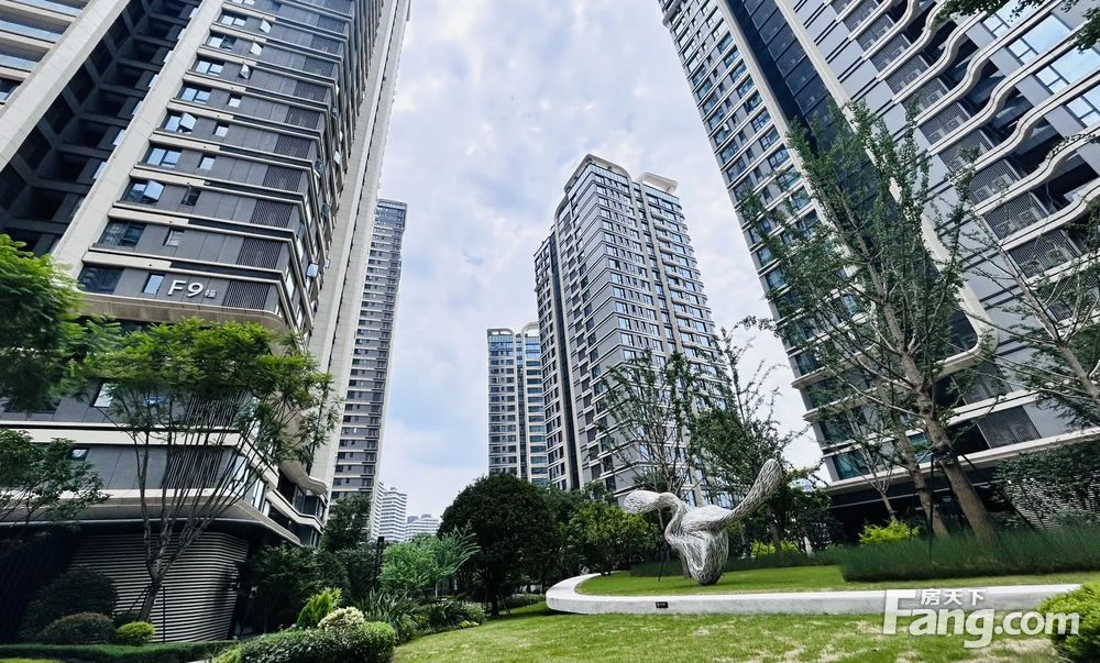 弹子石长嘉汇四期精装四房拎包入住小区环境好