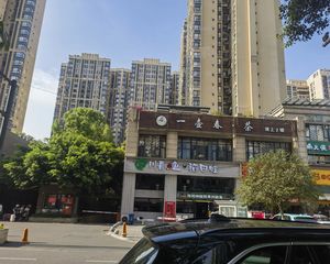 双小区大门口(茶楼)年租30万,赠送一楼大堂和屋顶平台