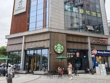 开发商直售(星巴克)年租20万,转角口岸,自带人流。大外摆