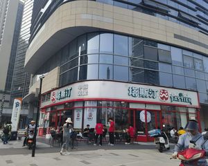 开发商直售,转角口岸(塔斯汀汉堡)年租30万,全玻璃广告面