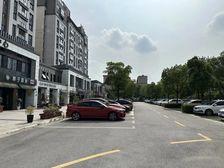 古城区南门路南门世家沿街四开间门面房商铺出售环境优美护城河边