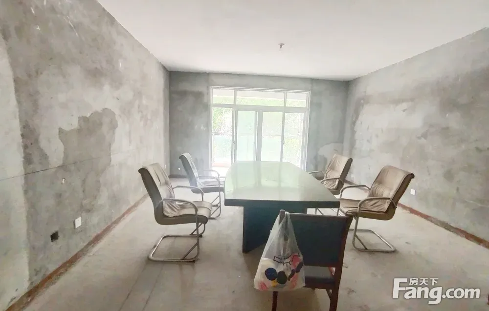丽晶华庭 189平4居110万 南北向 毛坯 随时看房