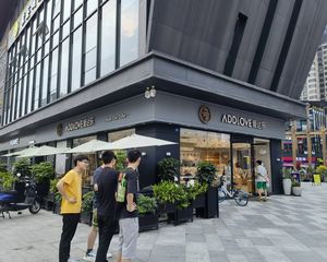 低价急售(爱达乐)年租15万,端头位置,转角口岸大外摆,巴适