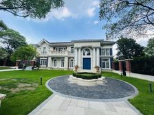 十米宽大河,挑空方正客厅,花园1900平,降价300W