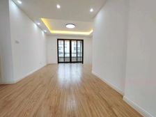 精装房,拎包入住,交通便利,医疗完善,满五年