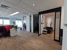 苹果园京西大悦城 房租补贴236双面采光带全套家具!特价急租