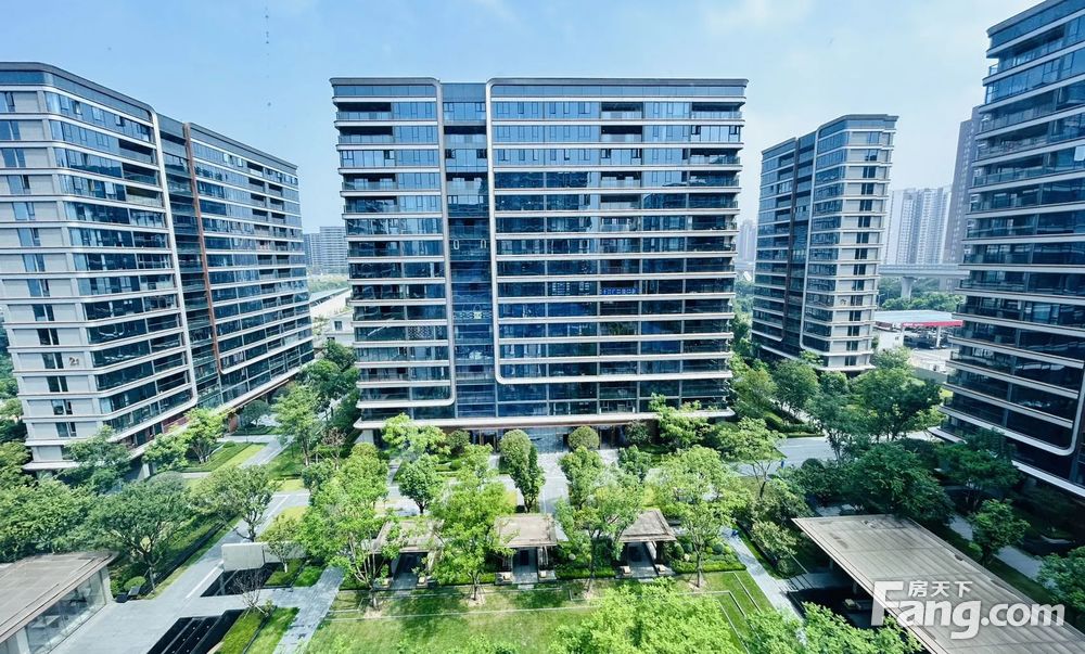 大竹林融创壹号院一期楼wang四房前后朝中庭