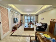 急售!!!精装修!南北通透 房东诚心卖 价格可谈!看房方便.