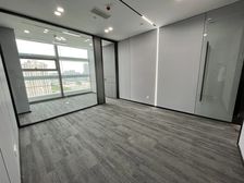 奥体中心55平带一间隔断 工区可坐6人 双地铁精装修湖东稀缺