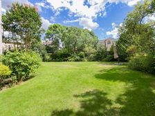 占地2亩,朝南大花园,全新精装修独栋别墅,全套房!