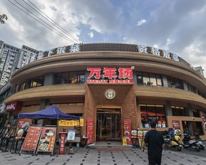 房东缺钱,五折甩卖,独栋中餐馆!年租76万,42米广告面