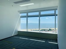 观音山一线海景房,3个隔间,精装修,电梯口