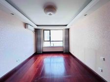 精装,大2居,8楼,赠车位,赠地下室,拎包入住,急售