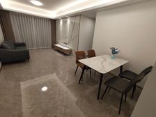 西平地铁站离小区150 米距离,户型方正东南方向