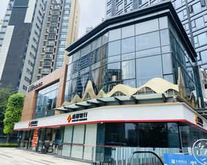 房东缺钱急售,金融城!年租22万,40米全玻璃展示面,产权清