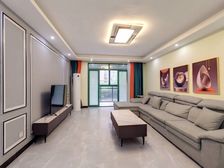 低于市场价200W,看房有钥匙,业主出国急售,喜欢随时可以谈