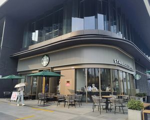 低价急售,转角口岸(星巴克)年租15万,门口大外摆,商圈成熟