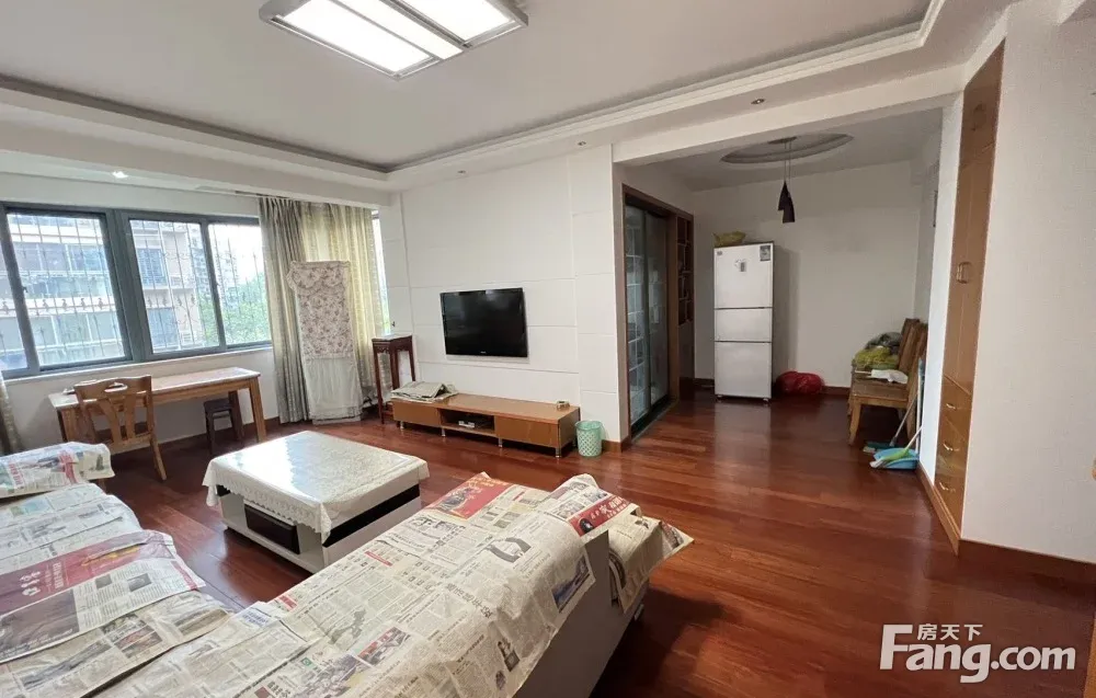 湖畔名郡 99平3居 南北向 精装修 自住保养好 随时看房