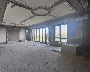 随时可看!两套房,打通,观景大平墅,中高层俯瞰玉渊潭全景。