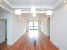 滨江园林小区,新出小区后排中区飞机四房,看房方便,房东诚心售