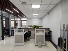 100左右特价精装房源!三庆世纪财富广场看房方便!