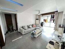 房东出国抛售急售大三房,南北通透,满五 ,带车位,价格好谈