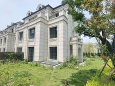 灿辉晶典19年次新小区,北进门南花园,附加面积多