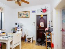 紧靠小外滩 东方东门中小學 中间楼层 满五税少 拎包入住