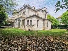 出门就是西华国际,法式城堡风格,房型好花园大,诚意出售