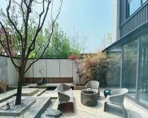 万科精装合院 价格破冰 地铁紧邻中粮小镇居家福祉999万起