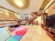 稀缺,边户,1189万,赠送南北大院子,4个车位。