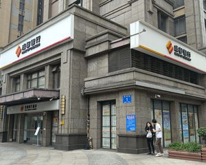 房东急变现,年收22万,成都银行承租,7天内过户,价格亲民。