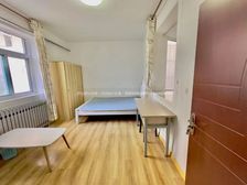 胜利大街 育英 没记录 一楼带院 精装修 两室一厅