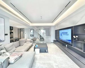 新上, 豪装,满二V一,实得两百,通透大套四,两梯两户