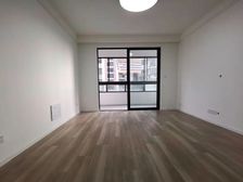 新上三楼 康桥老街 大3房 小区中心位置 近18号康桥站!