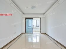 国贸天峯 3室2厅298万 地铁口 高档社区 精装 边套