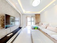 万业湖墅金典:经典南北通2+1户型.精装可拎包入住,满五无税