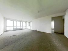 香滨水岸:距湖面50米.前排一线全湖景.电梯洋房.清水毛坯,